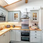 2 Bed In Scarborough Oc-sa003